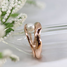 Load image into Gallery viewer, Hers Stream Wedding Band