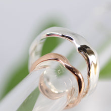 Load image into Gallery viewer, Hers Stream Wedding Band