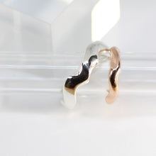 Load image into Gallery viewer, Hers Stream Wedding Band