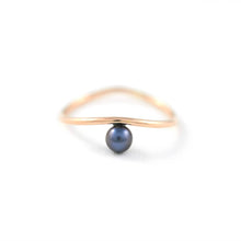 Load image into Gallery viewer, Wave Pearl Ring