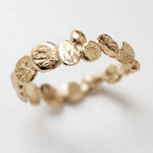 Load image into Gallery viewer, Stepping Stone Wedding Bands