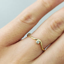 Load image into Gallery viewer, ZigZag Diamond Ring