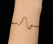 Load image into Gallery viewer, Silver Heartbeat Bangle