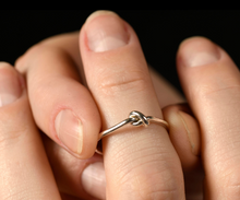 Load image into Gallery viewer, Knot Ring